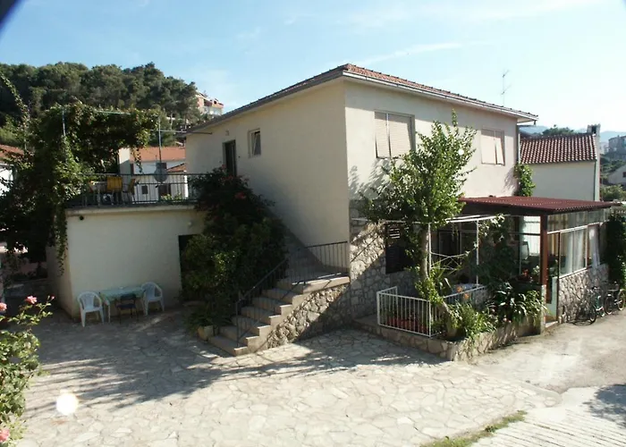 Apartments By The Sea Jelsa, Hvar - 584